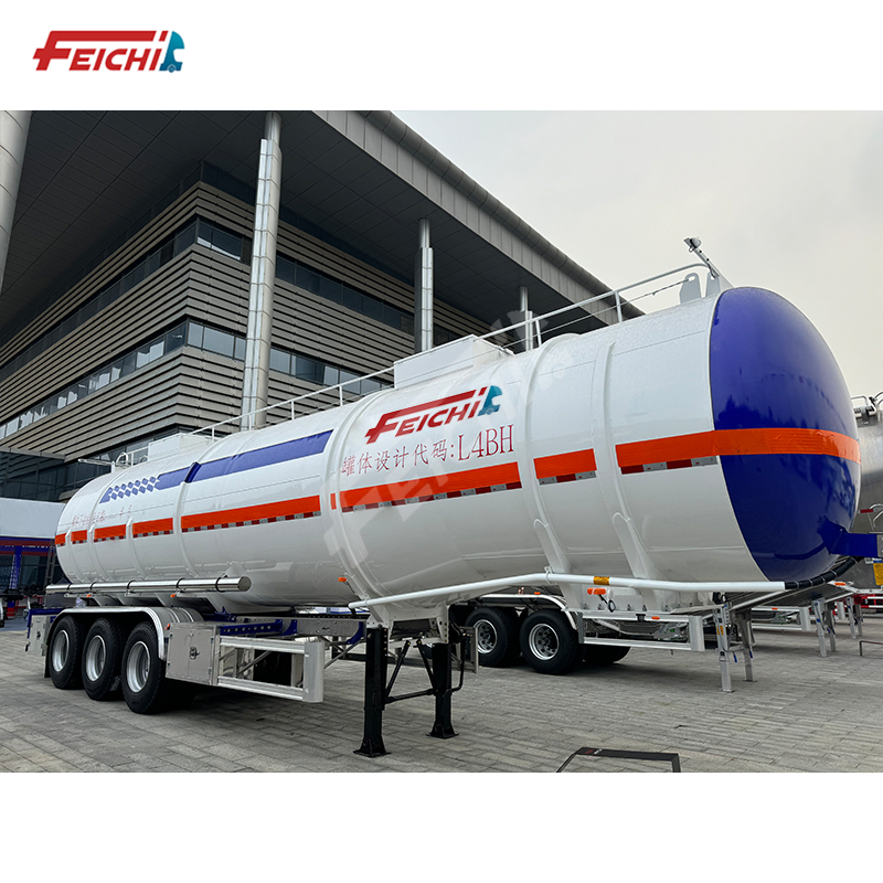  China Tri-axle Semi-trailer Tanker can be loaded with petrol diesel High strength and corrosion res