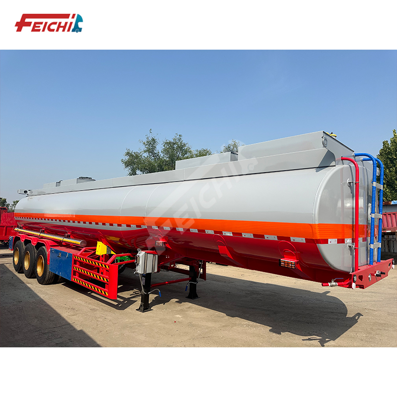 China three-axle cooking oil semi-trailer tanker can be loaded with petrol diesel high strength corr