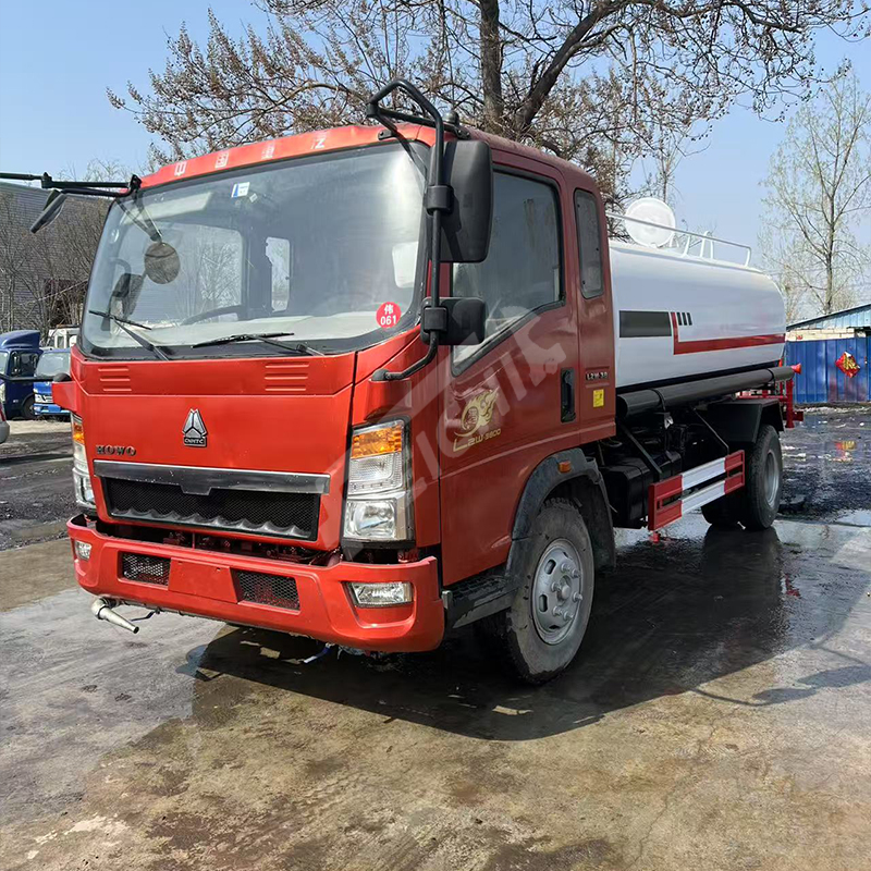 HOWO 4X2 Water Bowser Sprinkler Tank Tru