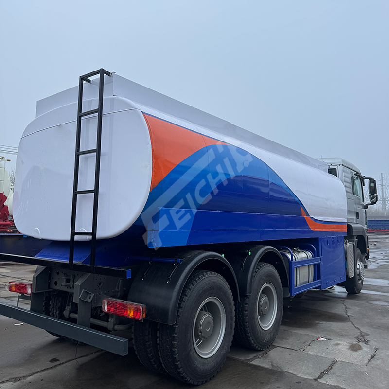 Sinotruk 6X4 25000 L Carry Cargo Oil Tanker Truck  Gasoline Crude Oil Tanker Truck