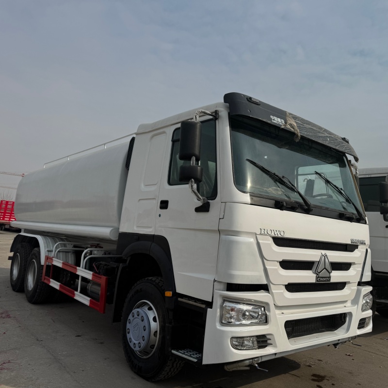 Sinotruk HOWO Used Road Sprinkler Sanita