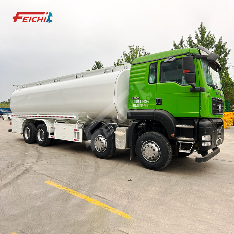 Sinotruk Sitrak 30000 Liters Capacity 8X4 Carbon Steel Oil Fuel Tanker Truck Refueling Truck