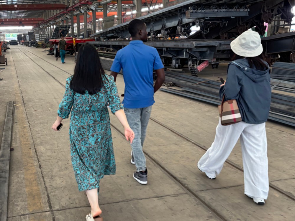 Senegalese Customer Visited FEICHI Facto