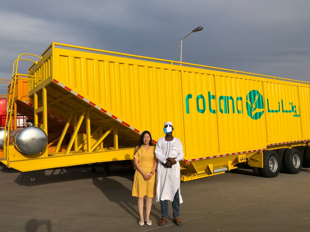 Sudanese customer visits FEICHI factory 