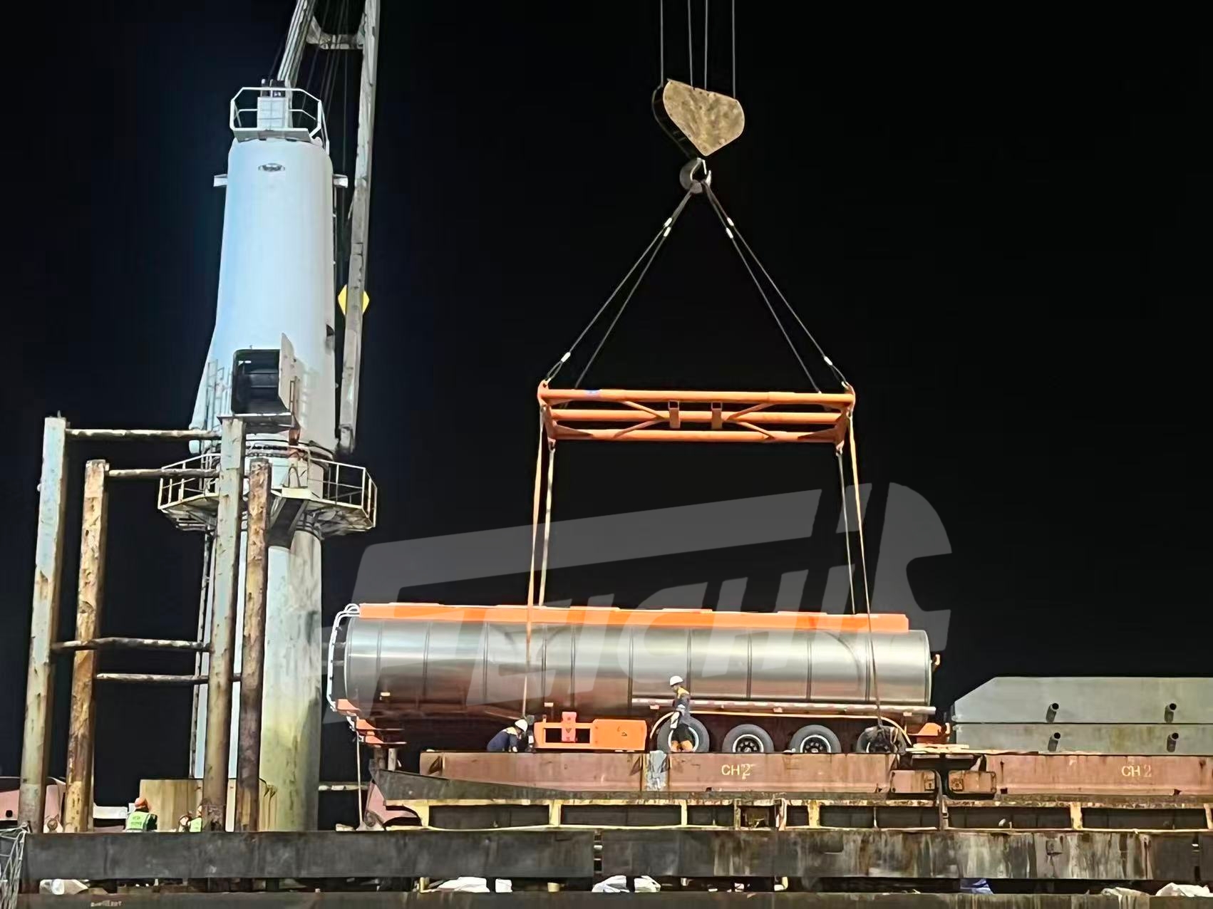 4-axis Oil Tank Semi Trailer sent to Mal