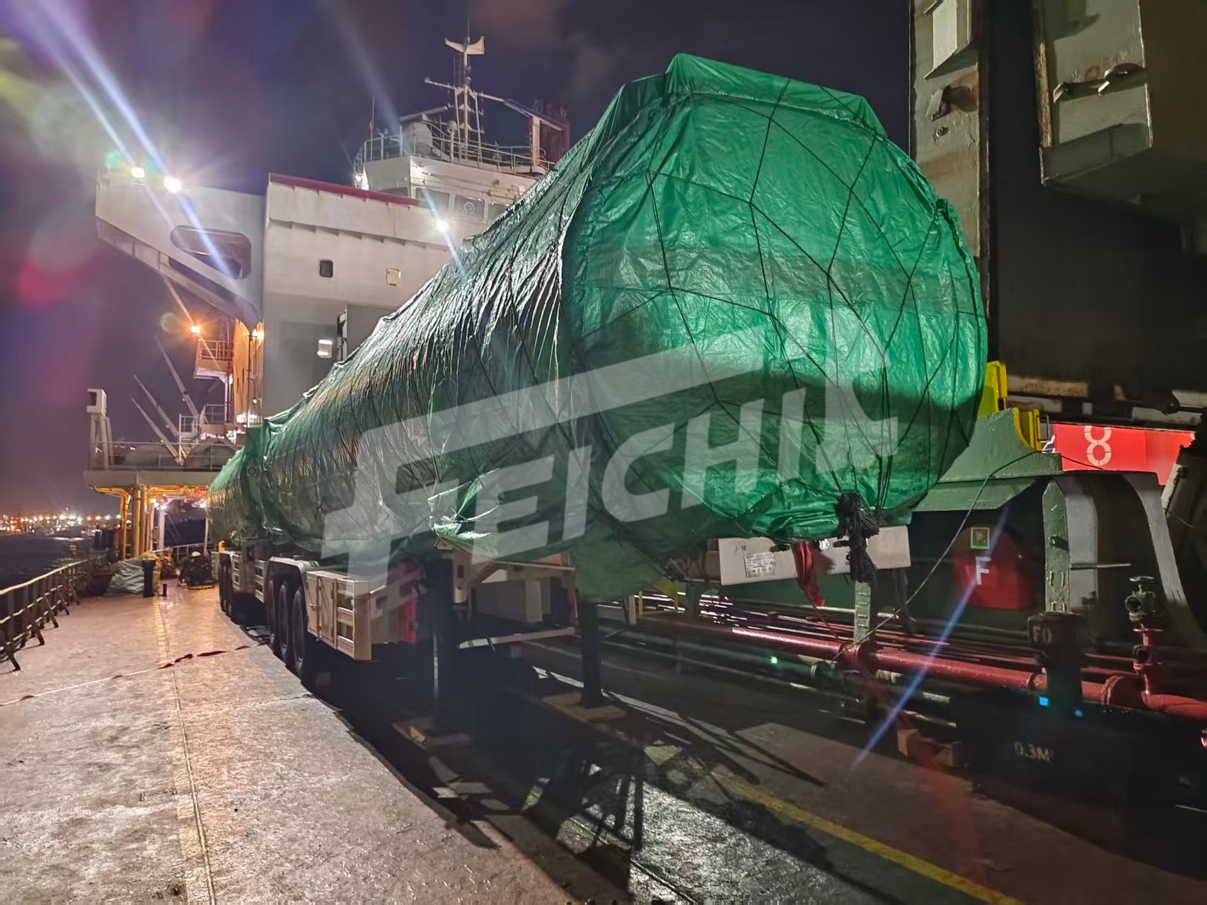 2 units oil tank semi‑trailers loaded on vessel for Mali